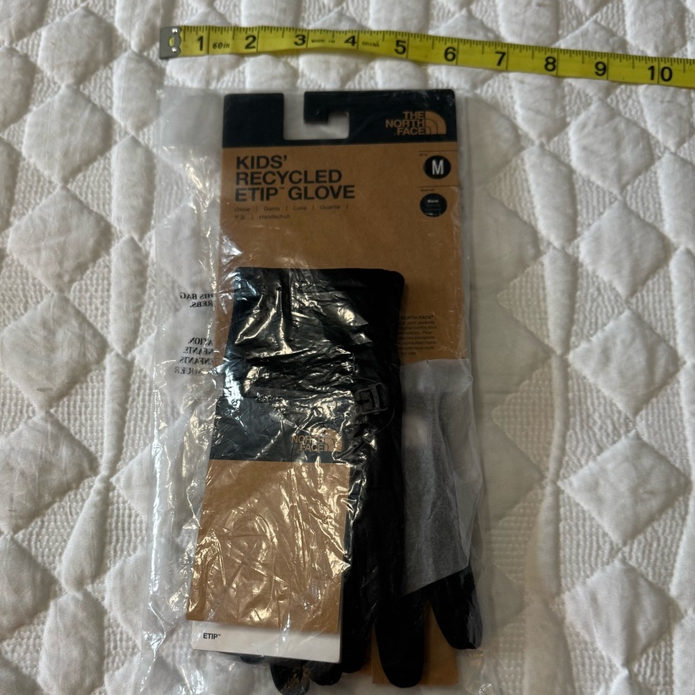 NWT kids gloves